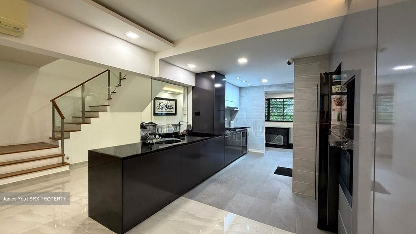 Blk 857 Tampines Parkview (Tampines), HDB Executive #571825461